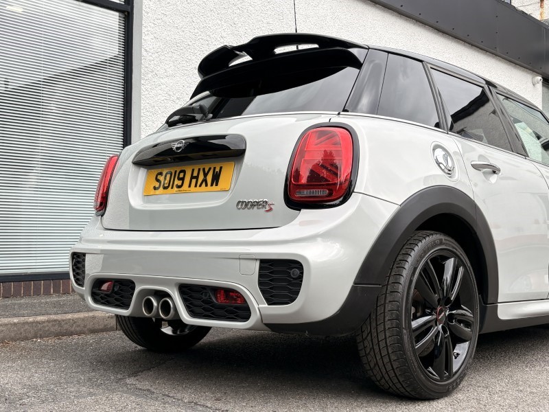 2019 (19) MINI HATCHBACK 2.0 Cooper S Sport II 5dr Auto 5688594