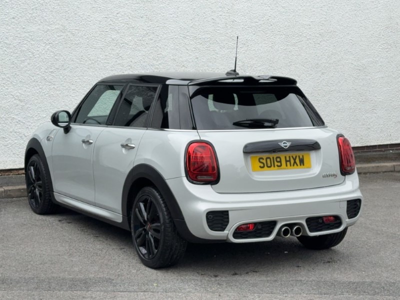 2019 (19) MINI HATCHBACK 2.0 Cooper S Sport II 5dr Auto 5568619