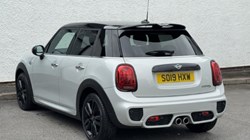 2019 (19) MINI HATCHBACK 2.0 Cooper S Sport II 5dr Auto 5568619