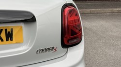 2019 (19) MINI HATCHBACK 2.0 Cooper S Sport II 5dr Auto 5688587