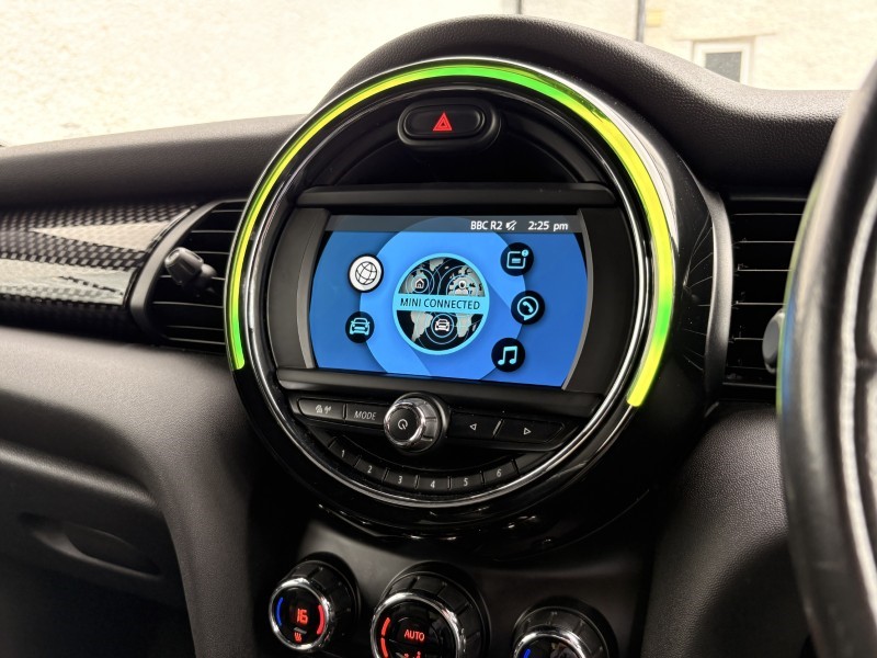 2019 (19) MINI HATCHBACK 2.0 Cooper S Sport II 5dr Auto 5688608