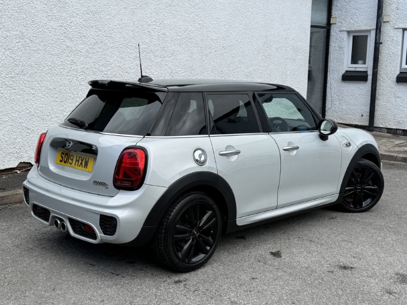2019 (19) MINI HATCHBACK 2.0 Cooper S Sport II 5dr Auto 5568636