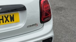 2019 (19) MINI HATCHBACK 2.0 Cooper S Sport II 5dr Auto 5568621
