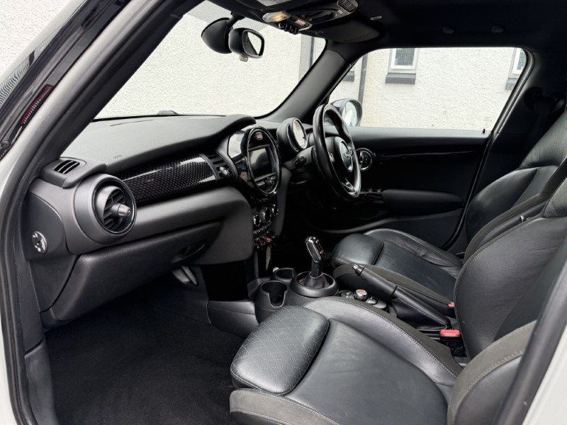 2019 (19) MINI HATCHBACK 2.0 Cooper S Sport II 5dr Auto 5568624