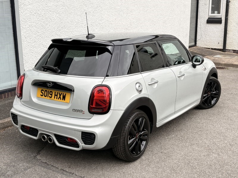 2019 (19) MINI HATCHBACK 2.0 Cooper S Sport II 5dr Auto 5688592