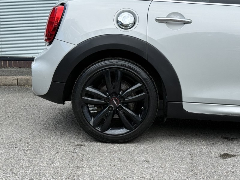 2019 (19) MINI HATCHBACK 2.0 Cooper S Sport II 5dr Auto 5568634