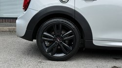 2019 (19) MINI HATCHBACK 2.0 Cooper S Sport II 5dr Auto 5568634