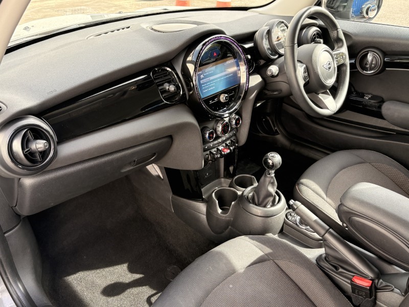 2022 (22) MINI HATCHBACK 1.5 Cooper Classic 3dr 5384100