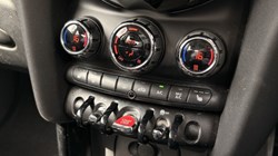 2022 (22) MINI HATCHBACK 1.5 Cooper Classic 3dr 5384086