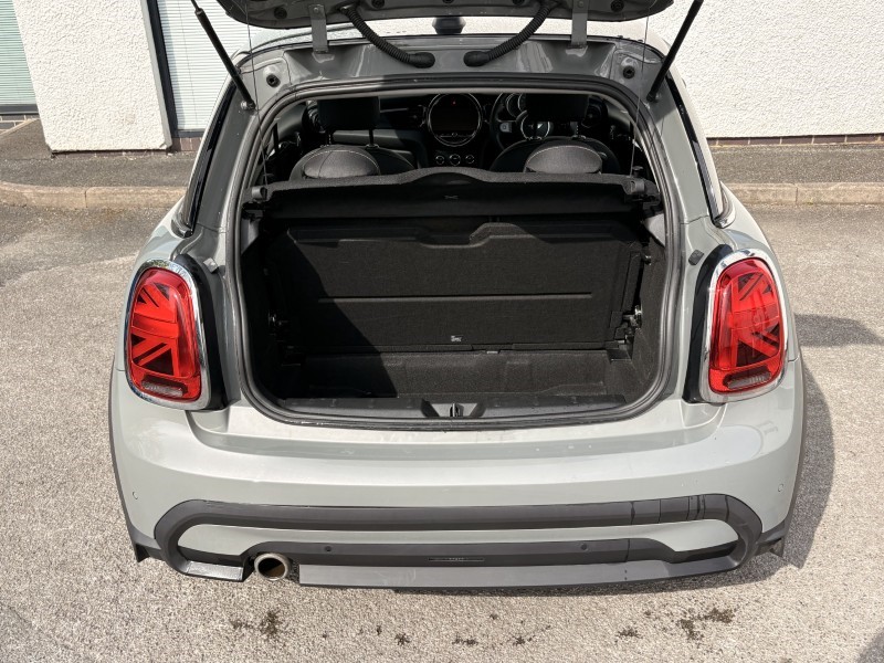 2022 (22) MINI HATCHBACK 1.5 Cooper Classic 3dr 5384096