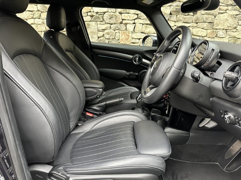 2023 (72) MINI HATCHBACK 1.5 Cooper Exclusive 5dr Auto 5332357