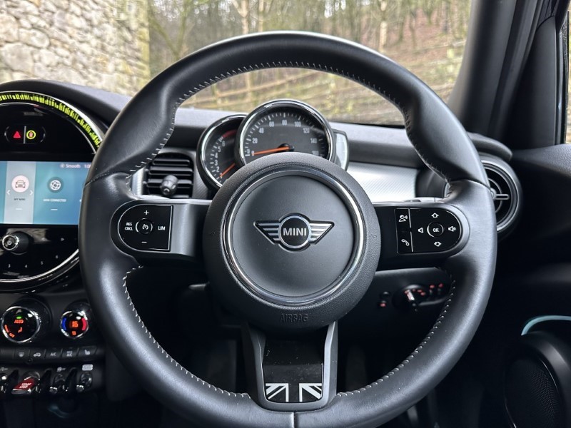 2023 (72) MINI HATCHBACK 1.5 Cooper Exclusive 5dr Auto 5332363