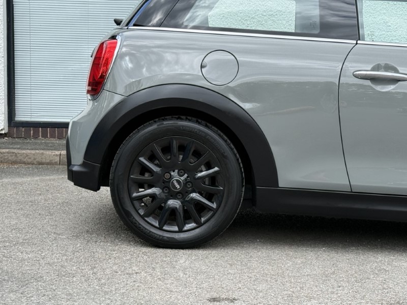 2021 (21) MINI HATCHBACK 1.5 Cooper Classic 3dr Auto 5413631