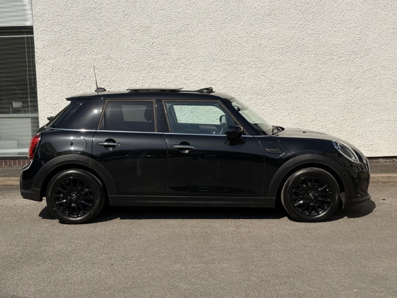 2023 (72) MINI HATCHBACK 1.5 Cooper Classic 5dr Auto 5441457