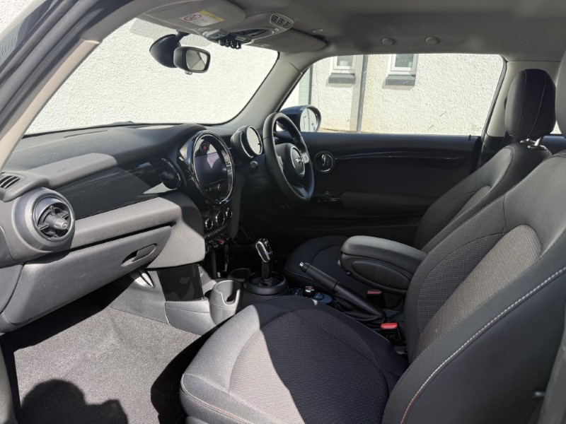2021 (21) MINI HATCHBACK 1.5 Cooper Classic 3dr Auto 5397052