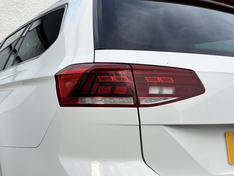 2020 (70) VOLKSWAGEN PASSAT 2.0 TDI EVO SCR SEL 5dr DSG 5448738