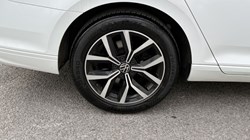 2020 (70) VOLKSWAGEN PASSAT 2.0 TDI EVO SCR SEL 5dr DSG 5448740