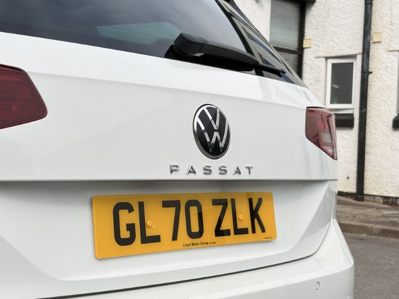2020 (70) VOLKSWAGEN PASSAT 2.0 TDI EVO SCR SEL 5dr DSG 5448737