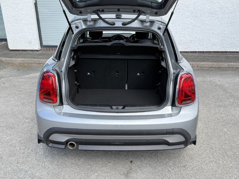2023 (23) MINI HATCHBACK 1.5 Cooper Classic Premium 5dr Auto 5406288