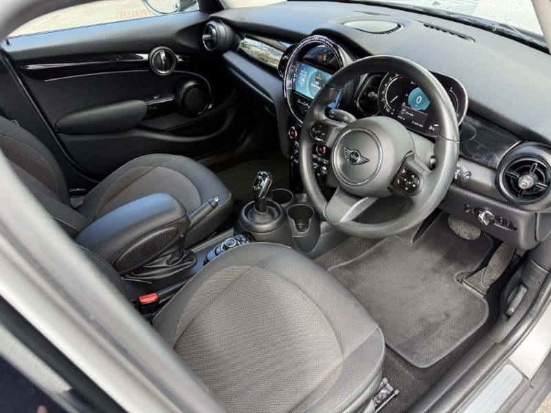 2023 (23) MINI HATCHBACK 1.5 Cooper Classic Premium 5dr Auto 5406284