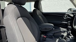 2022 (22) MINI HATCHBACK 1.5 Cooper Classic 3dr 5447720