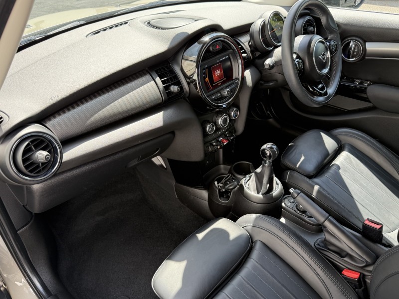 2020 (20) MINI HATCHBACK 1.5 Cooper Exclusive II 5dr 5449561