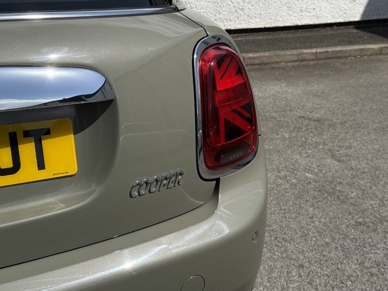 2020 (20) MINI HATCHBACK 1.5 Cooper Exclusive II 5dr 5449545