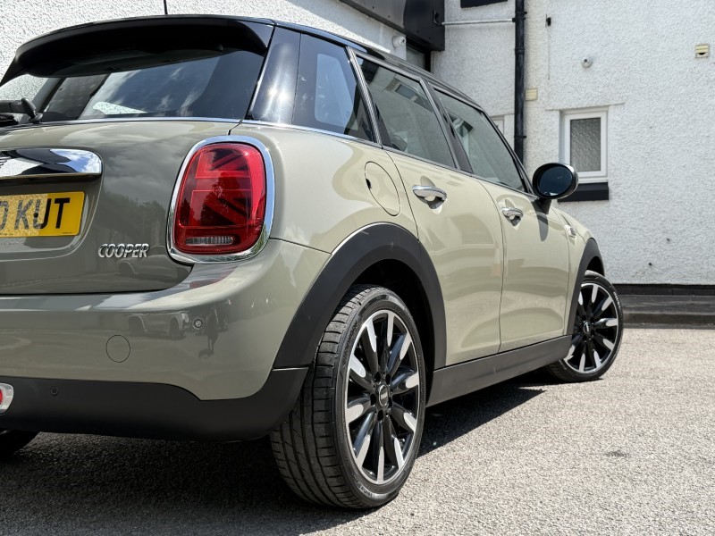 2020 (20) MINI HATCHBACK 1.5 Cooper Exclusive II 5dr 5449554