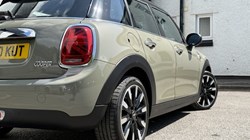 2020 (20) MINI HATCHBACK 1.5 Cooper Exclusive II 5dr 5449554