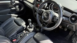 2020 (20) MINI HATCHBACK 1.5 Cooper Exclusive II 5dr 5449555