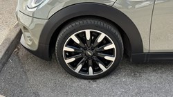 2020 (20) MINI HATCHBACK 1.5 Cooper Exclusive II 5dr 5449550