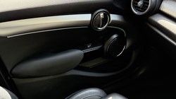 2020 (20) MINI HATCHBACK 1.5 Cooper Exclusive II 5dr 5449572