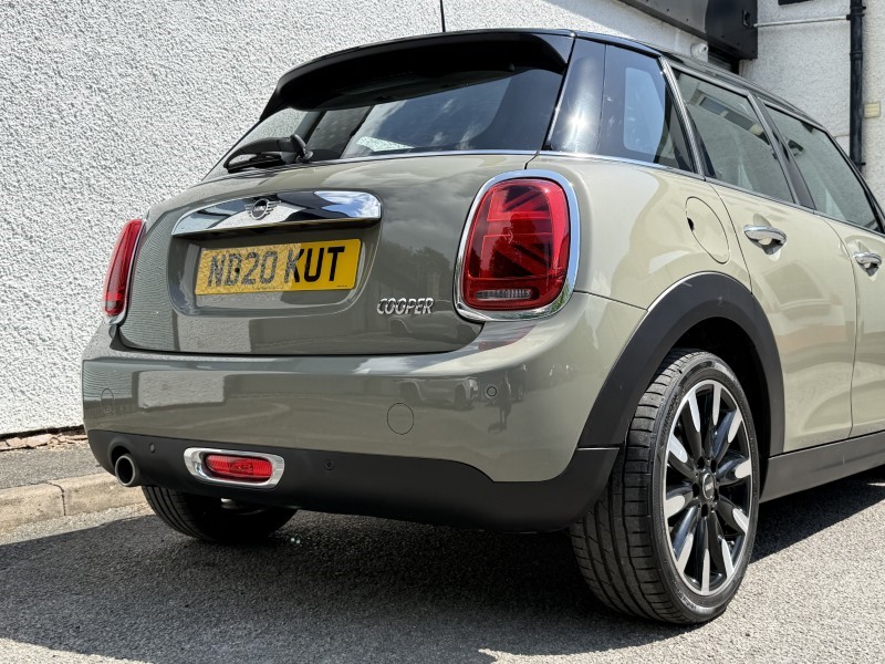 2020 (20) MINI HATCHBACK 1.5 Cooper Exclusive II 5dr 5449553