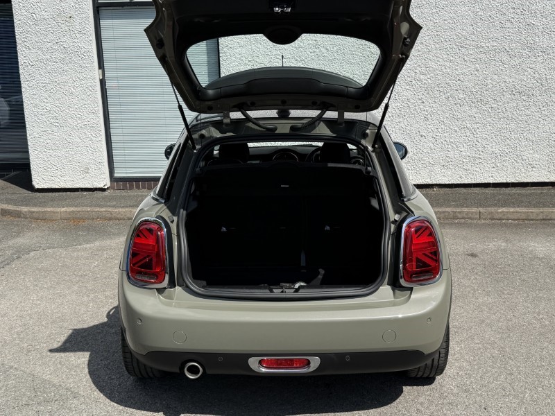 2020 (20) MINI HATCHBACK 1.5 Cooper Exclusive II 5dr 5449546