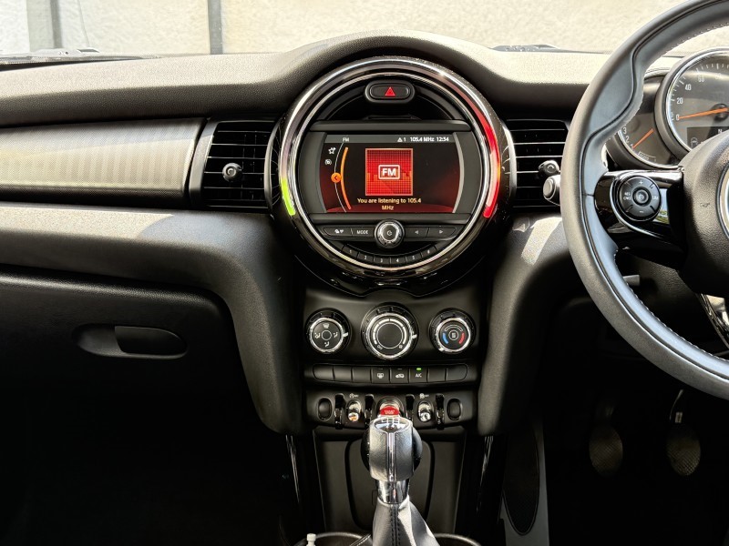 2020 (20) MINI HATCHBACK 1.5 Cooper Exclusive II 5dr 5449560