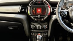 2020 (20) MINI HATCHBACK 1.5 Cooper Exclusive II 5dr 5449560