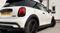 2024 (24) MINI HATCHBACK 1.5 Cooper Exclusive Premium 3dr Auto 5448705