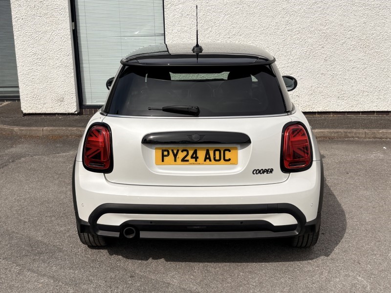 2024 (24) MINI HATCHBACK 1.5 Cooper Exclusive Premium 3dr Auto 5448696
