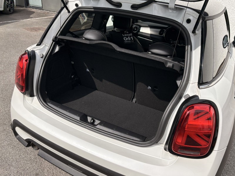 2024 (24) MINI HATCHBACK 1.5 Cooper Exclusive Premium 3dr Auto 5448700
