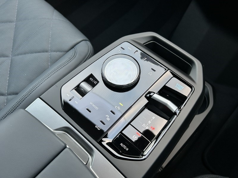 2025 (75) BMW iX 485kW M70 xDrive 112kWh 5dr Auto [Tech/Skylounge] 5420194