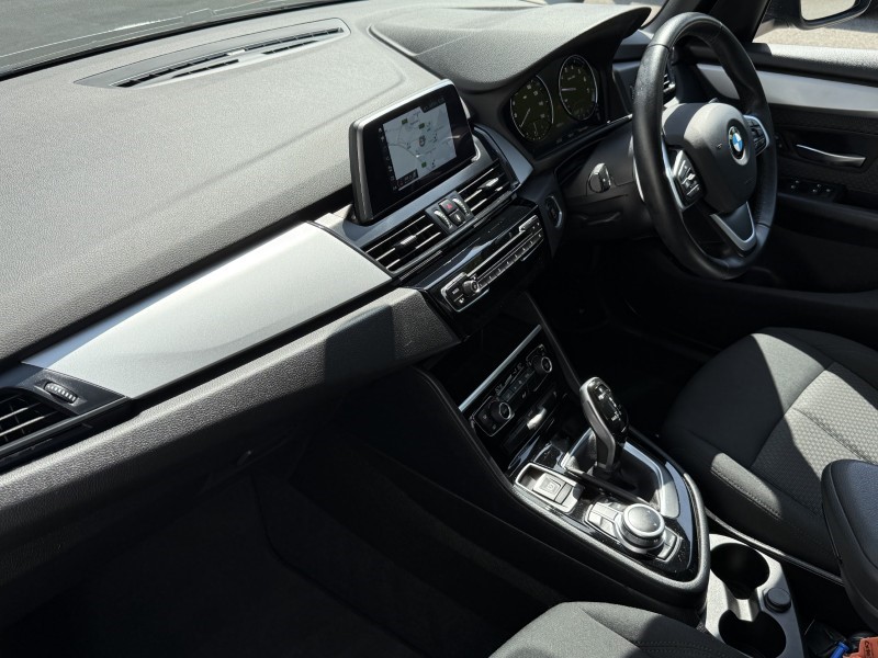 2020 (70) BMW 2 SERIES 220i SE 5dr DCT 5447461
