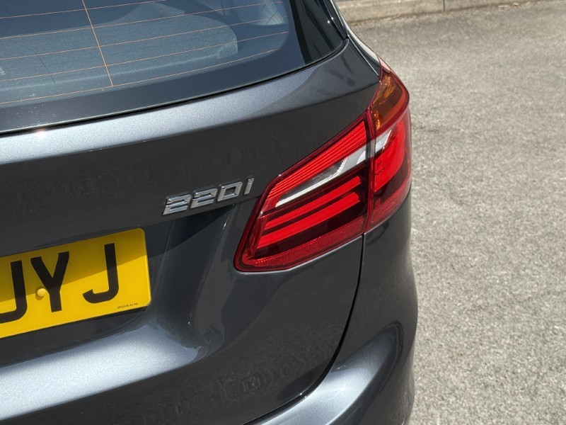 2020 (70) BMW 2 SERIES 220i SE 5dr DCT 5447446