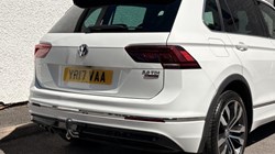 2017 (17) VOLKSWAGEN TIGUAN 2.0 TDi 150 4Motion R-Line 5dr 5485358