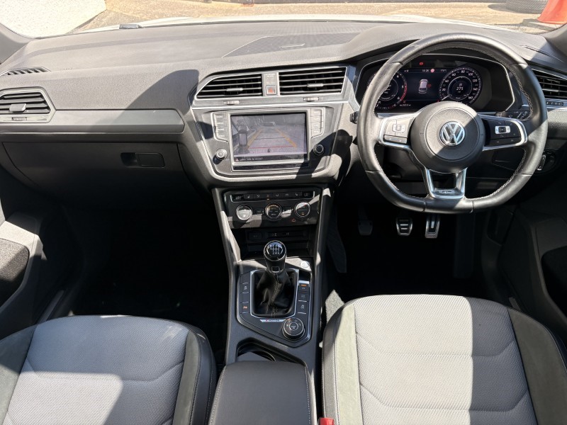 2017 (17) VOLKSWAGEN TIGUAN 2.0 TDi 150 4Motion R-Line 5dr 5485364