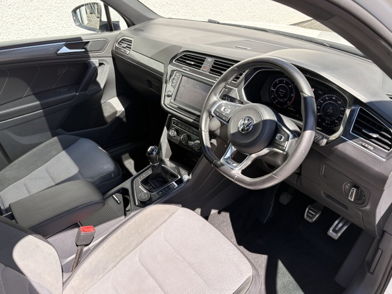 2017 (17) VOLKSWAGEN TIGUAN 2.0 TDi 150 4Motion R-Line 5dr 5485360