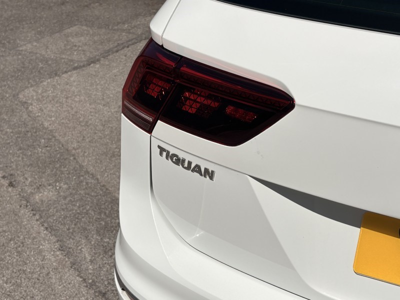 2017 (17) VOLKSWAGEN TIGUAN 2.0 TDi 150 4Motion R-Line 5dr 5485352