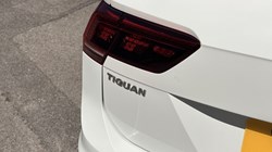 2017 (17) VOLKSWAGEN TIGUAN 2.0 TDi 150 4Motion R-Line 5dr 5485352
