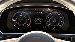 2017 (17) VOLKSWAGEN TIGUAN 2.0 TDi 150 4Motion R-Line 5dr 5485381