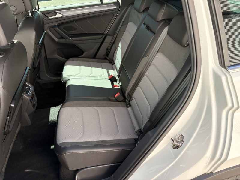 2017 (17) VOLKSWAGEN TIGUAN 2.0 TDi 150 4Motion R-Line 5dr 5485369