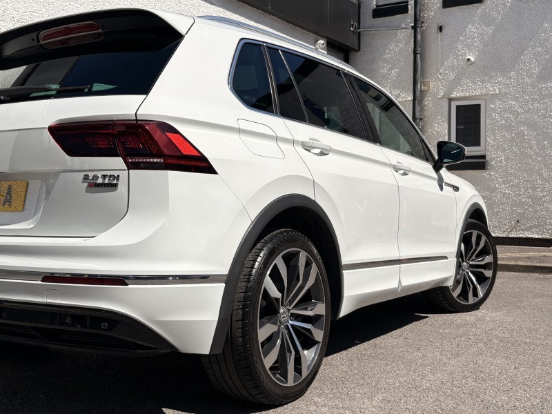 2017 (17) VOLKSWAGEN TIGUAN 2.0 TDi 150 4Motion R-Line 5dr 5485359